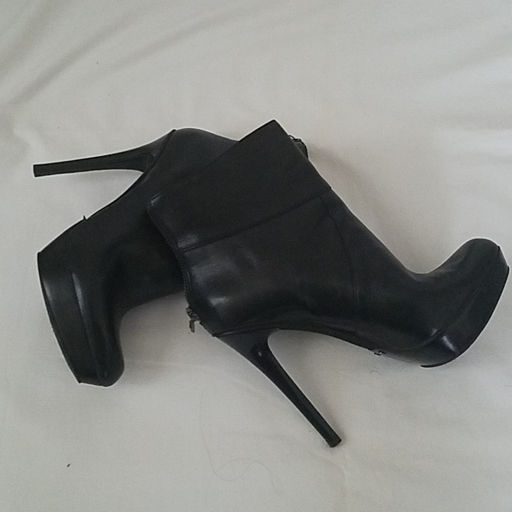 Michael Kors booties - Picture 6 of 6